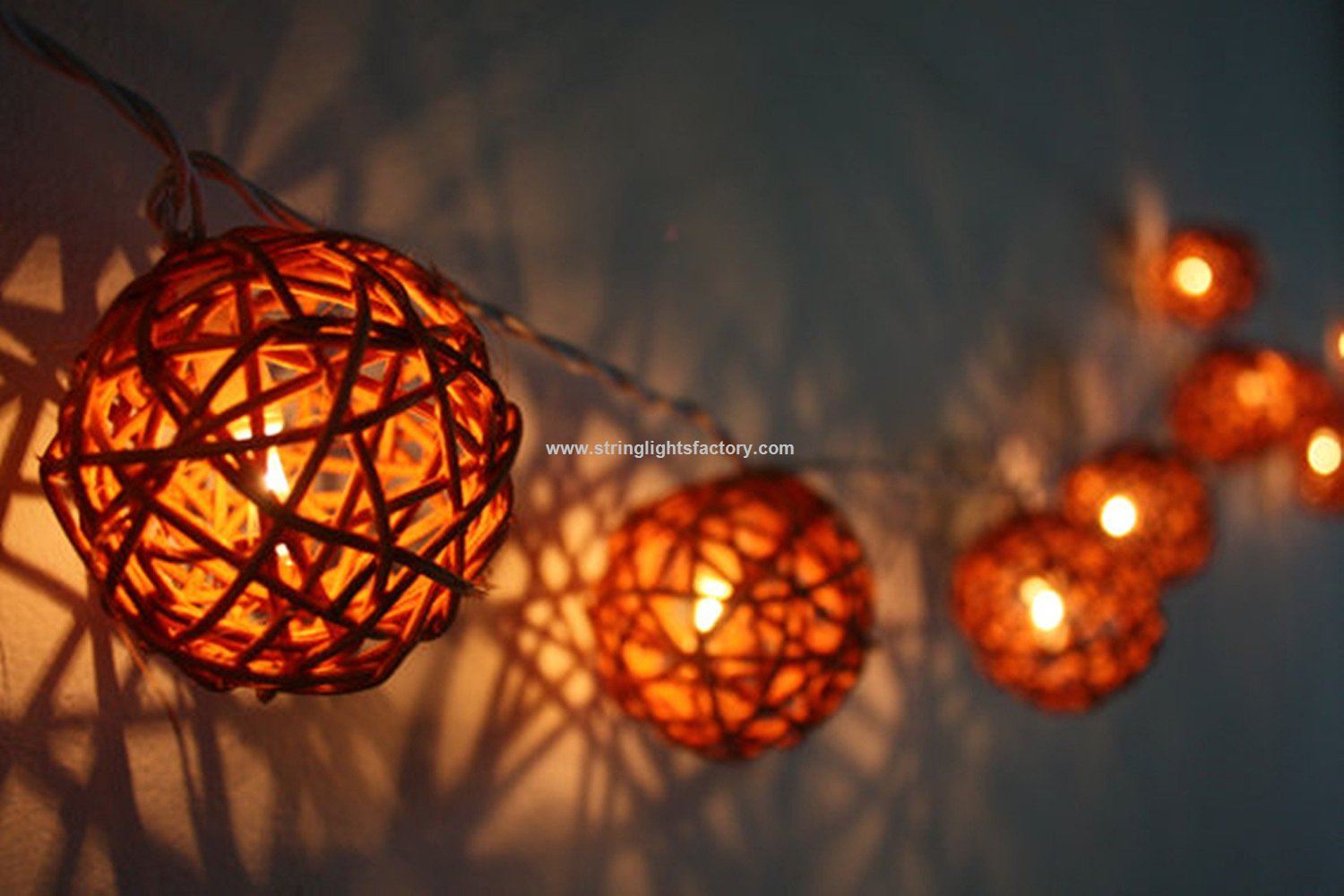Brown Color Rattan Globe String Lights Handmade Battery Powered Fairy Rattan Ball Lights